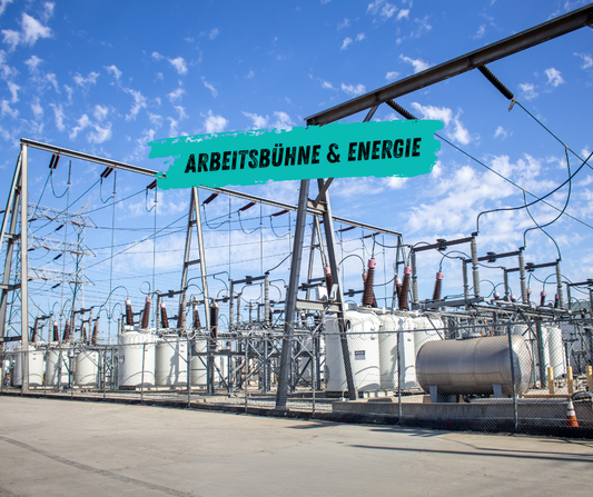 Arbeitsbühne bei Wartungsarbeiten an einer Mittelspannungsleitung in Deutschland