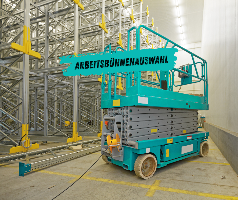 Scherenbühne in einer Industriehalle bei Montagearbeiten mit hoher Traglast und großer Plattform für sichere Innenraum-Höhenarbeiten